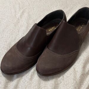 Naot women’s Dark Brown suede shoes
